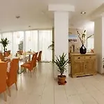 Michael 4*